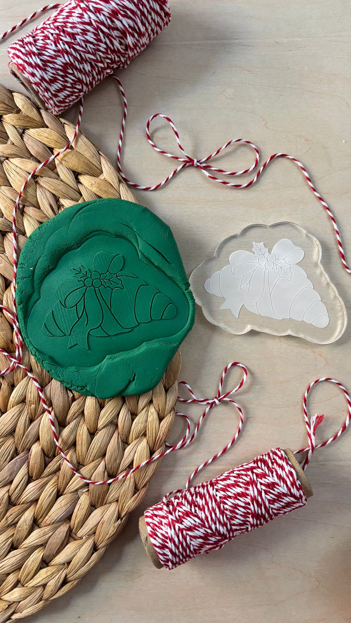 Le Monde de Mely | Christmas in Paris – Croissant Cookie Stamp