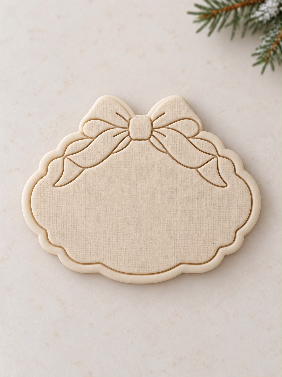 Le Monde de Mely | White Christmas – Christmas Bow Plaque Cookie Stamp & Cutter