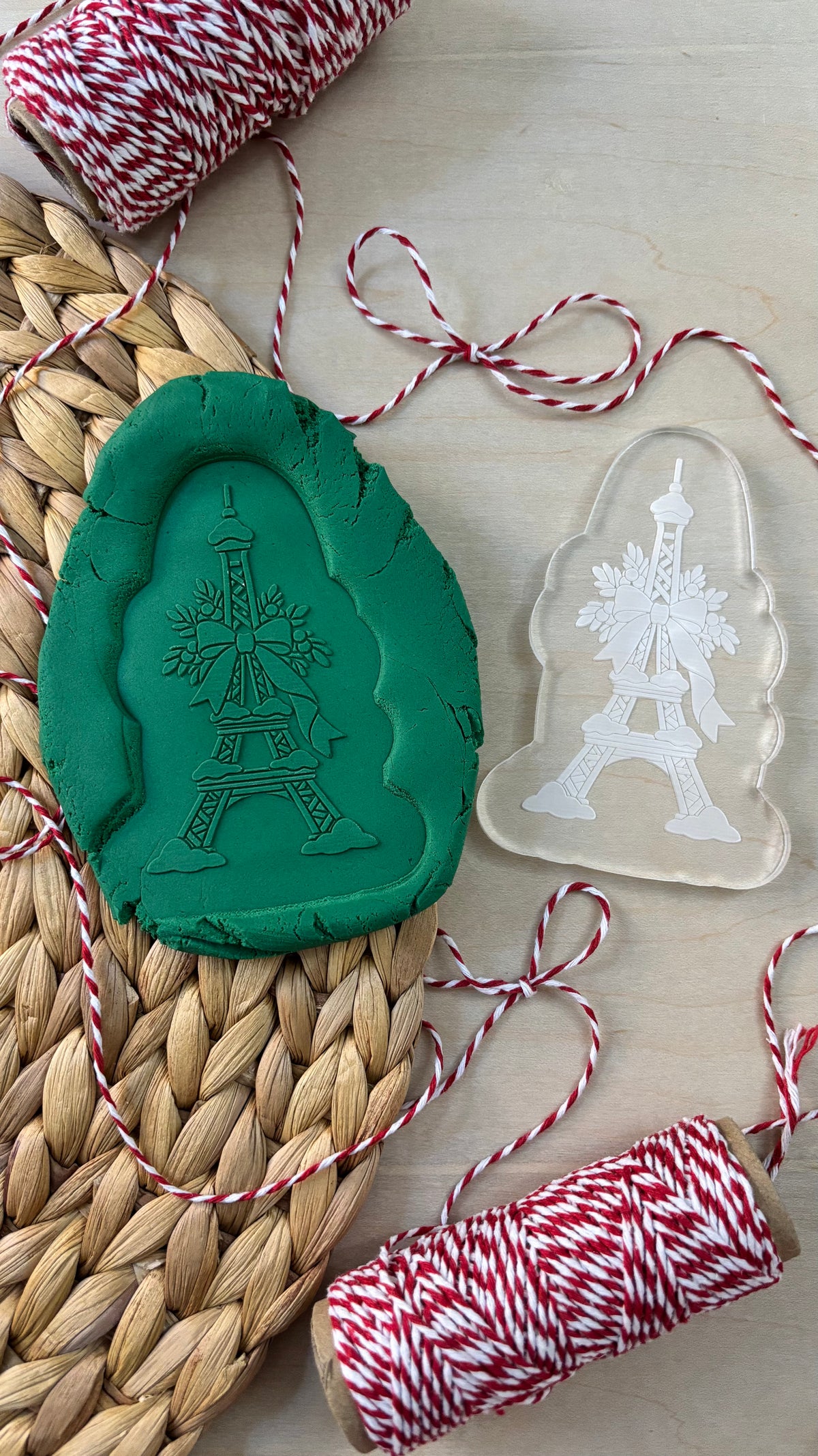 Le Monde de Mely | Christmas in Paris – Eiffel Tower Cookie Stamp