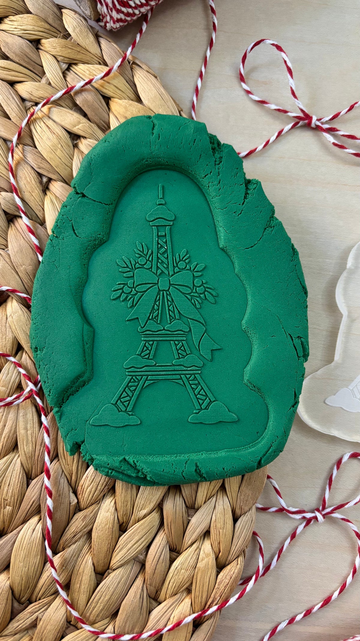 Le Monde de Mely | Christmas in Paris – Eiffel Tower Cookie Stamp