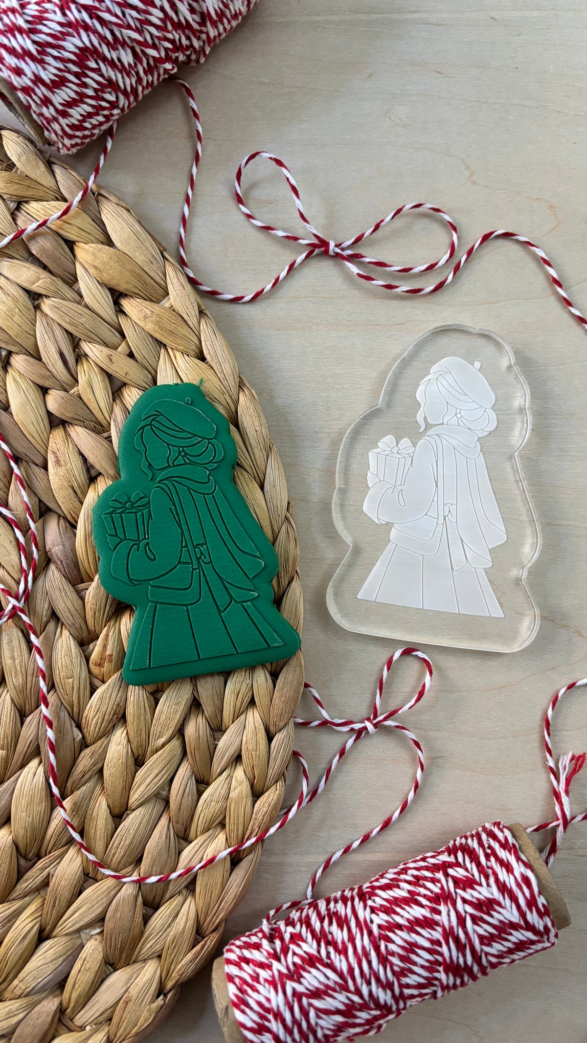 Le Monde de Mely | Christmas in Paris – Parisian Girl Cookie Stamp