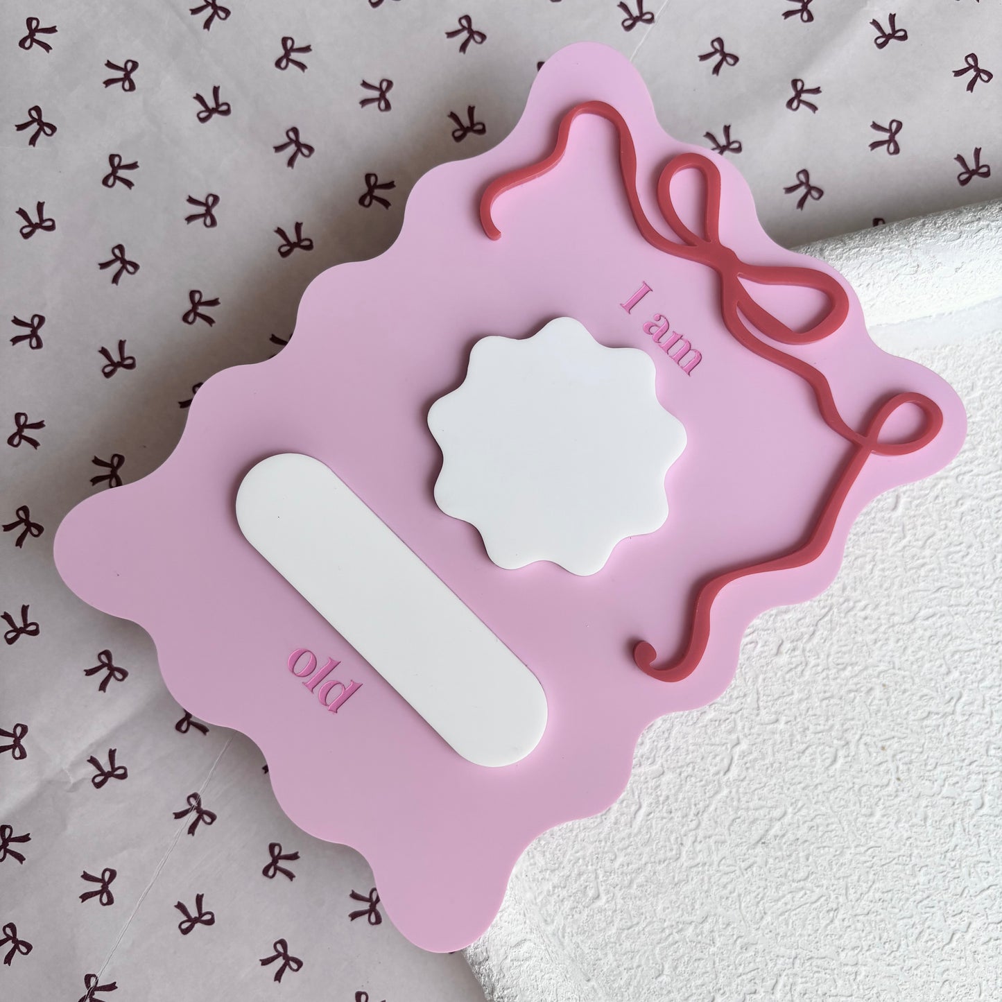 Reversible Name/Age Bow Wavy Rectangle Board