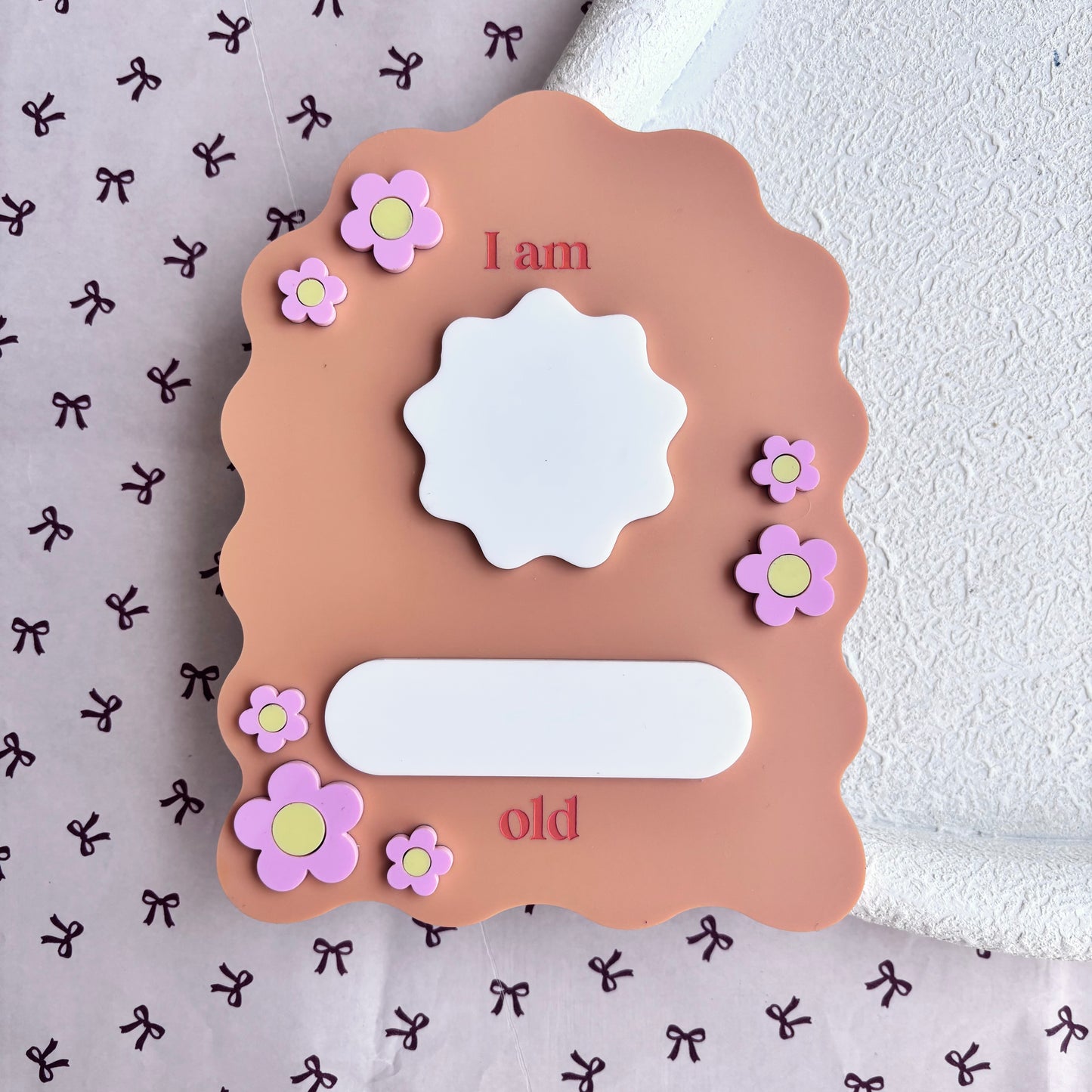 Age Flower Wavy Arch Board