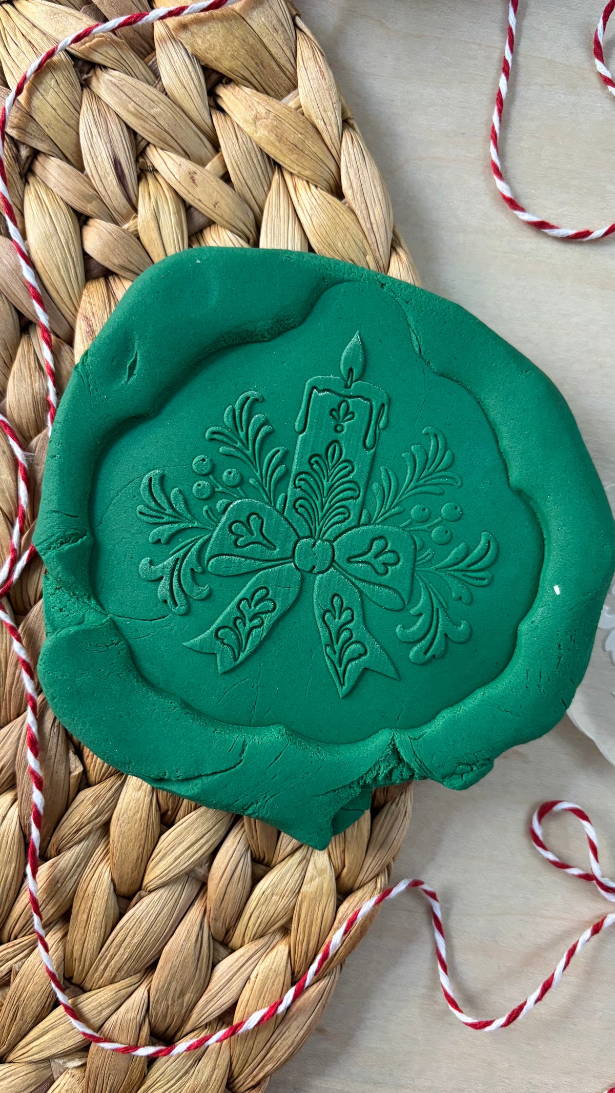 Le Monde de Mely | Christmas Toile – Festive Candle Cookie Stamp