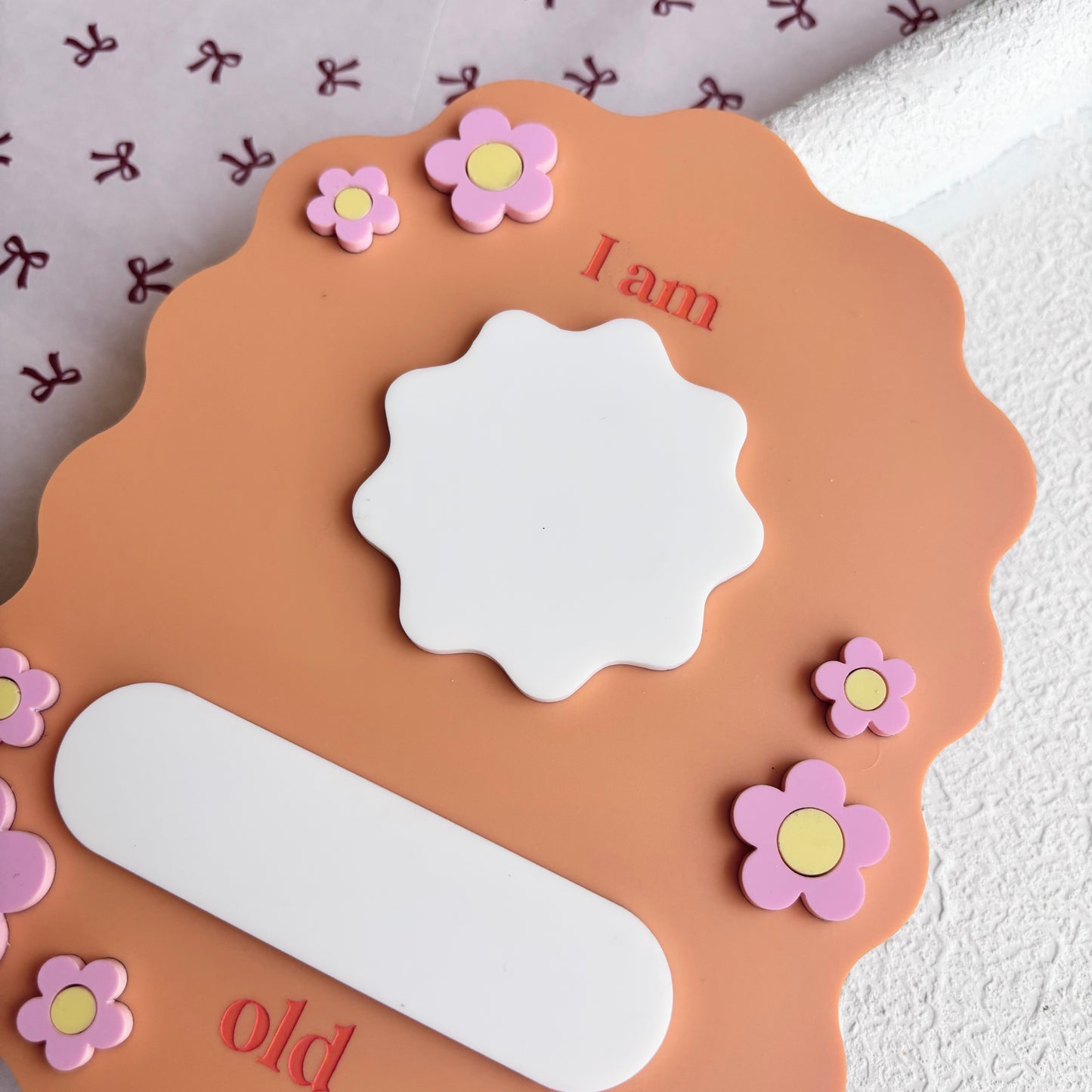 Age Flower Wavy Arch Board