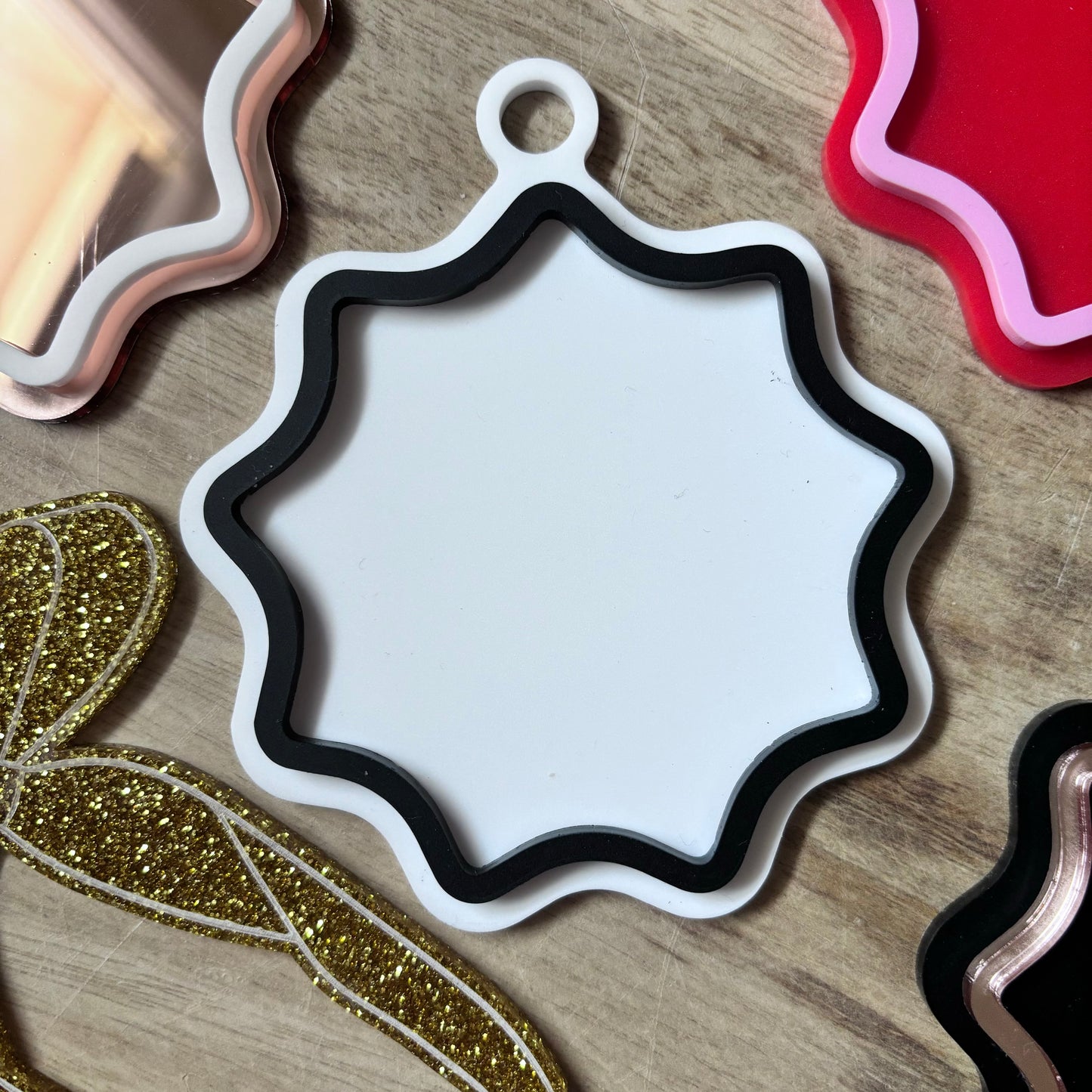 Plain Mini Acrylic Wavy Gift Tags (5pk)