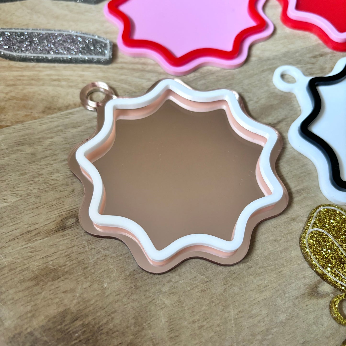 Plain Mini Acrylic Wavy Gift Tags (5pk)