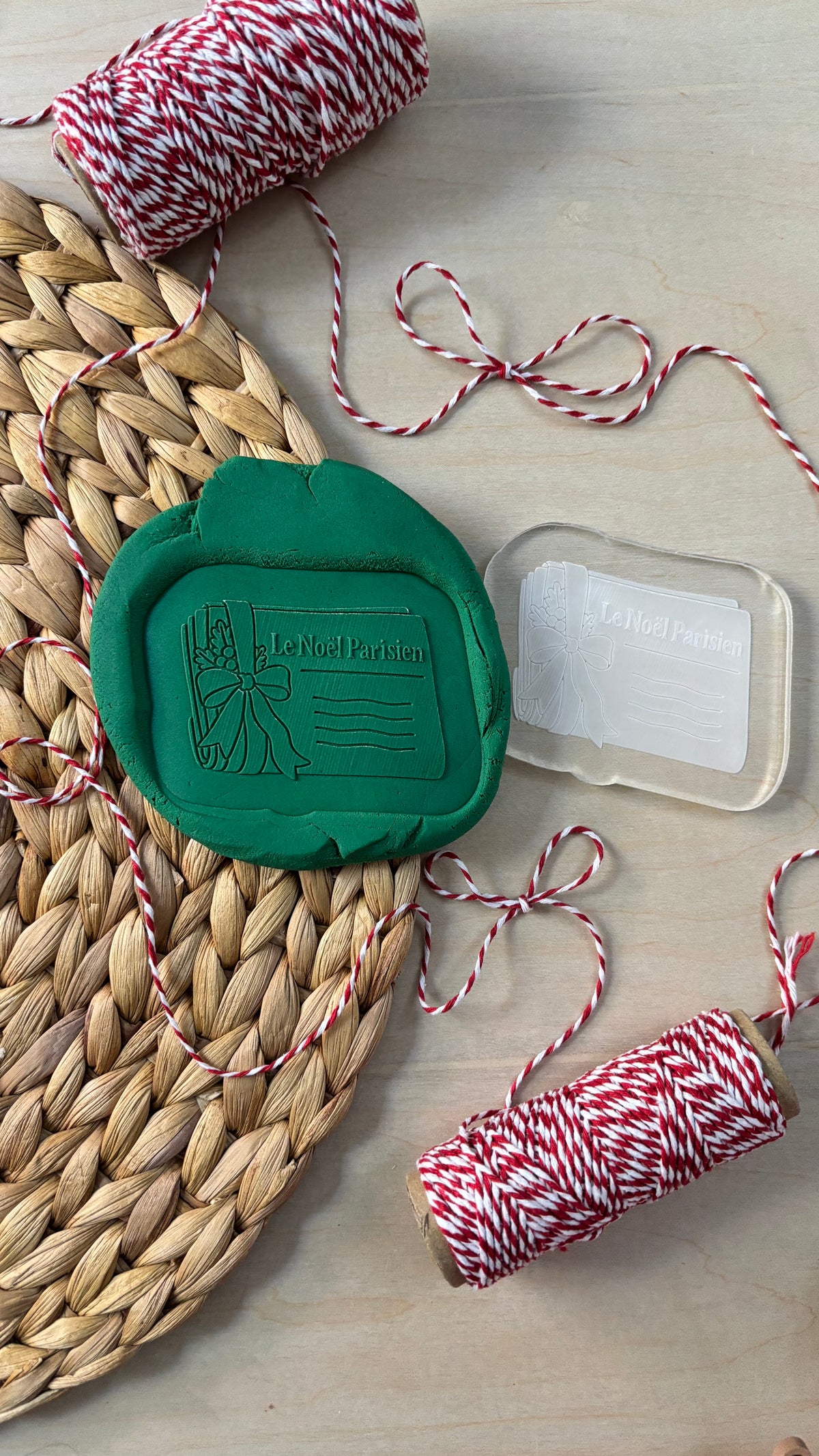 Le Monde de Mely | Christmas in Paris – Parisian Newspaper Cookie Stamp
