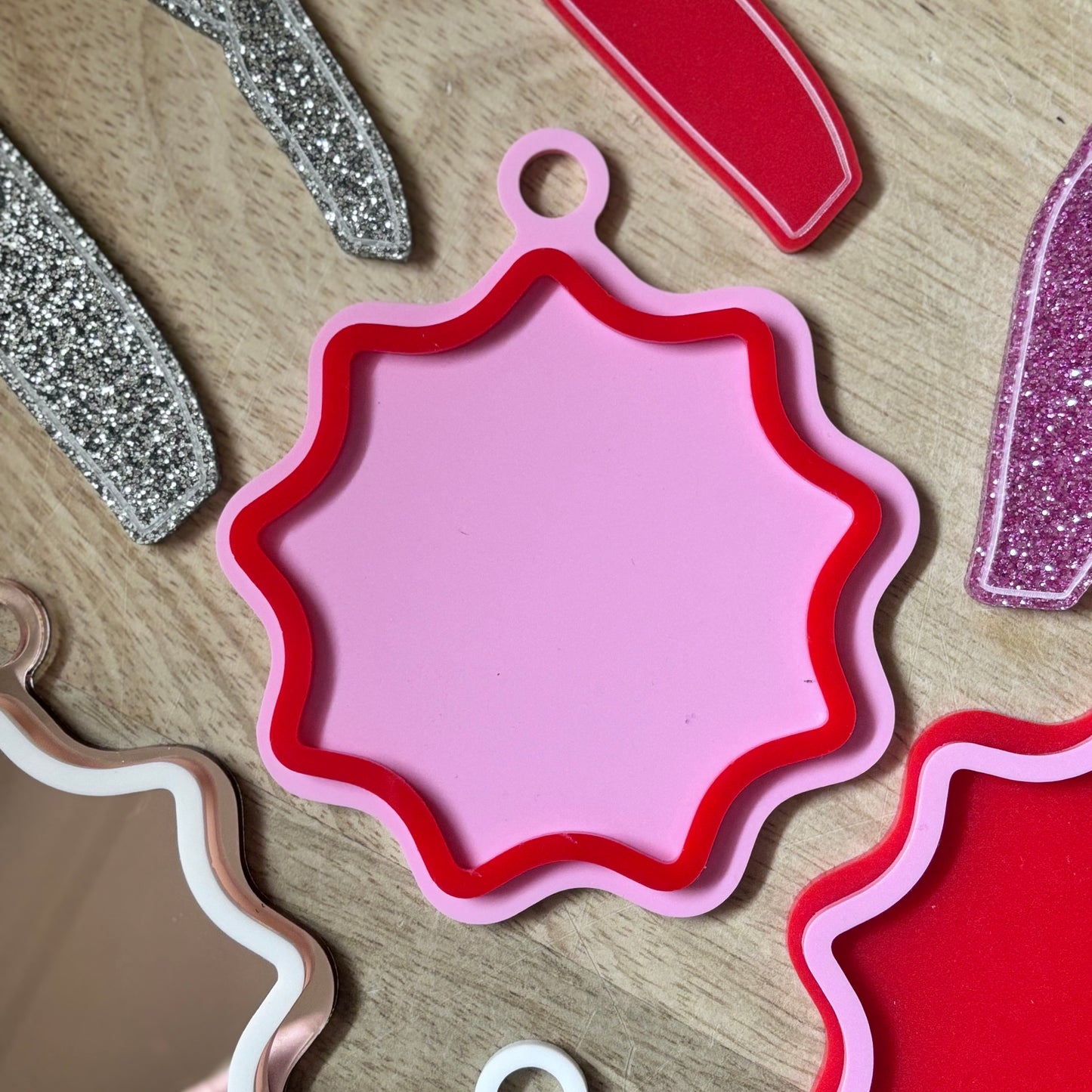 Plain Mini Acrylic Wavy Gift Tags (5pk)