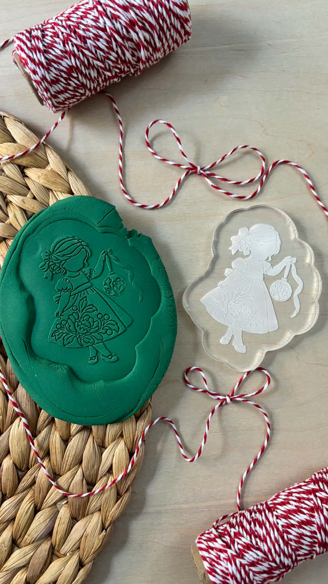 Le Monde de Mely | Christmas Toile – Bauble Girl Cookie Stamp